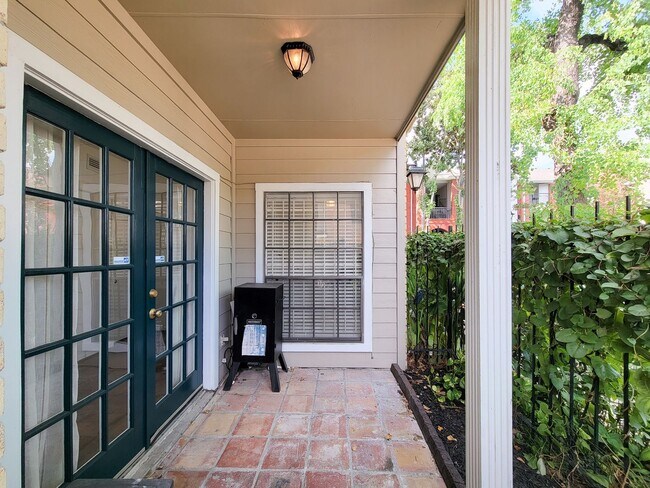 Building Photo - 2220 Bering Dr