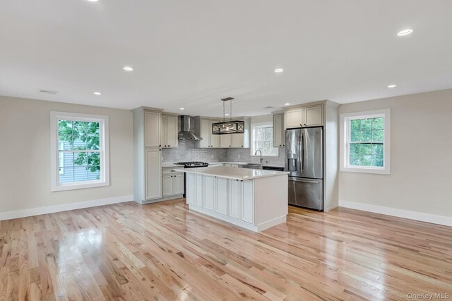 Building Photo - 25 Sunnybrook Dr E