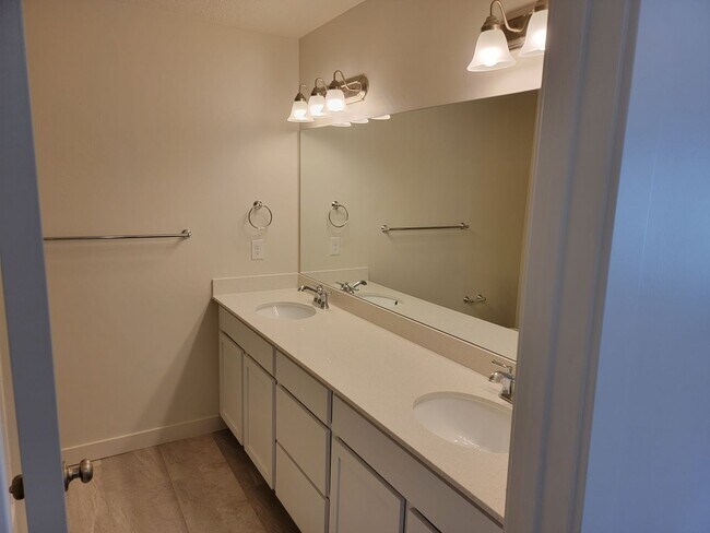 Building Photo - BRAND NEW Gorgeous Magna Townhomes!!!