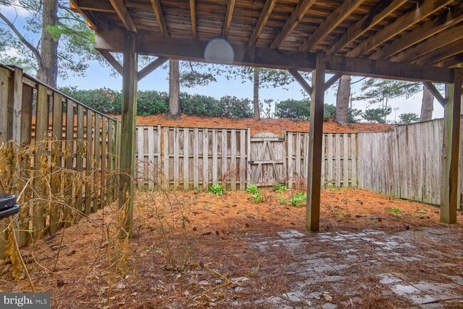 Building Photo - 2874 Sutton Oaks Ln