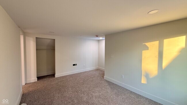 Building Photo - 1835 Applegate St