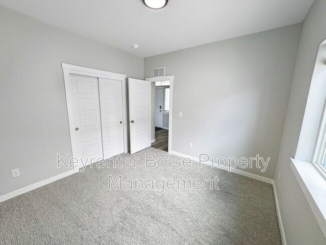 Building Photo - 11253 W Langit St