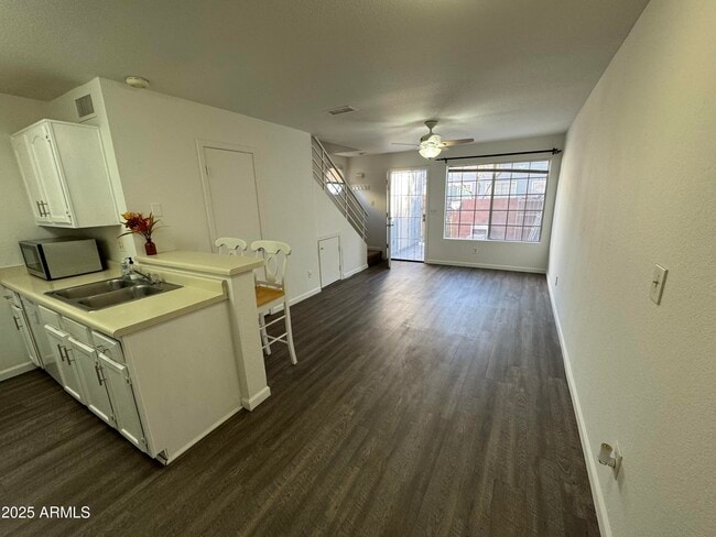 Building Photo - 2301 E University Dr