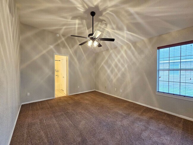 Building Photo - RENT REDUCTION & AVAILABLE NOW!