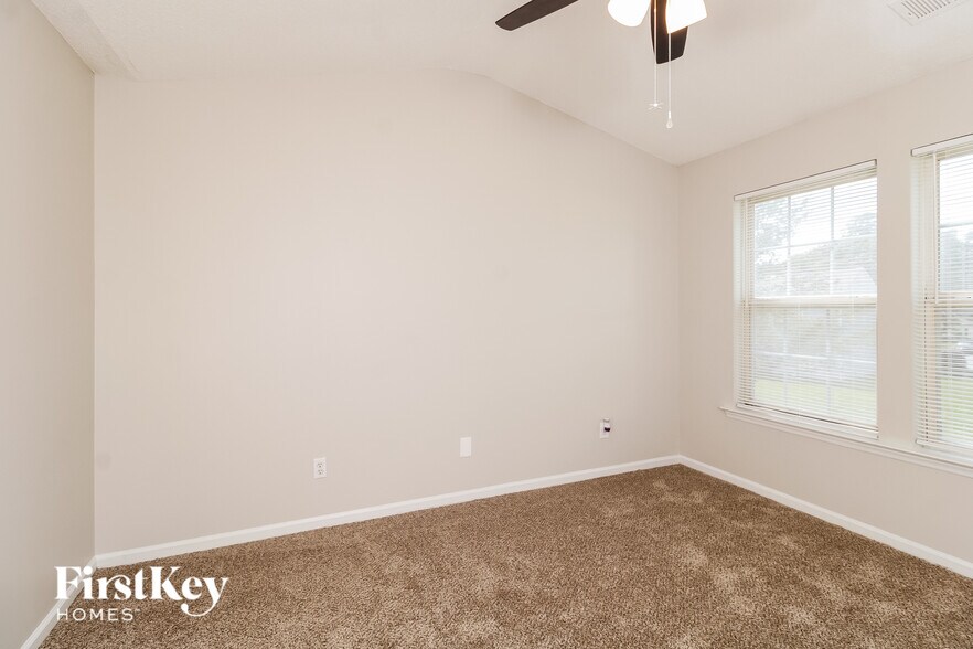 Building Photo - 4230 Fairwood Dr