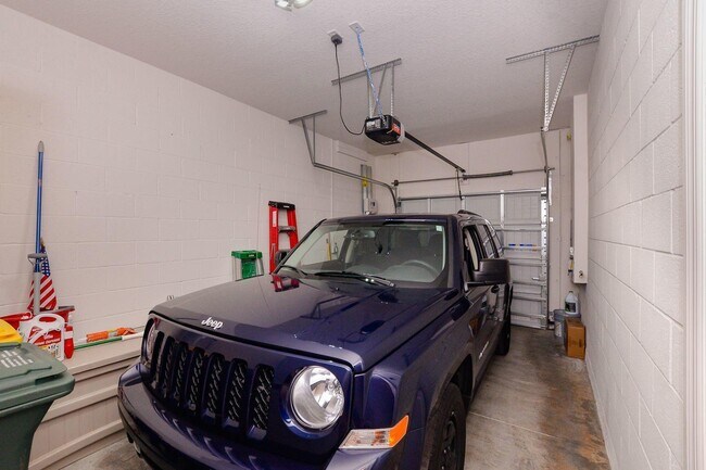 Building Photo - 1618 Merriment Way