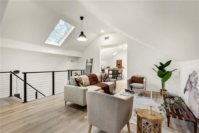 Building Photo - 901 Argonne Ave NE