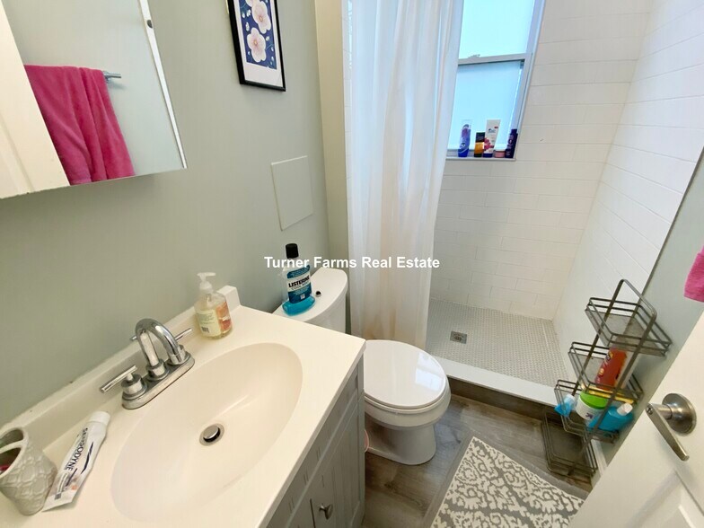 Building Photo - 3 Oswald St