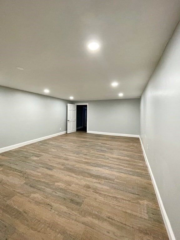 Building Photo - 9 Pond St