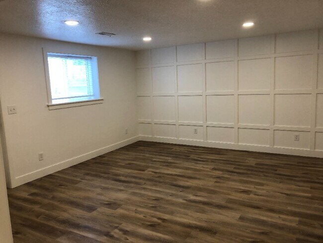 Building Photo - 1259 N 625 W St