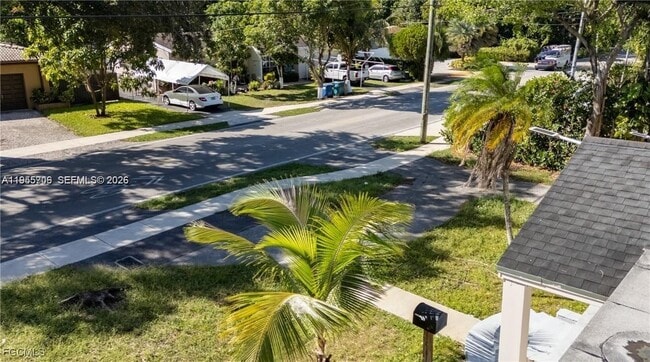 Building Photo - 947 NE 149th St