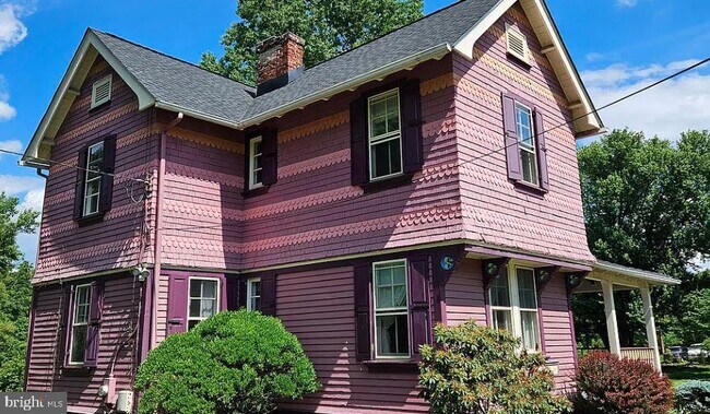 Building Photo - 1195 Westbourne Rd