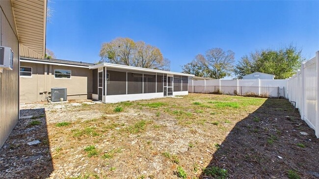Building Photo - 4418 W Fairview Heights