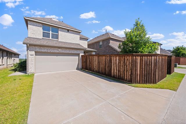 Building Photo - 2093 Almassera Dr