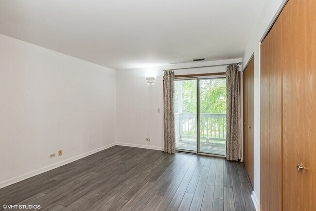 Building Photo - 152 E Winchester Rd