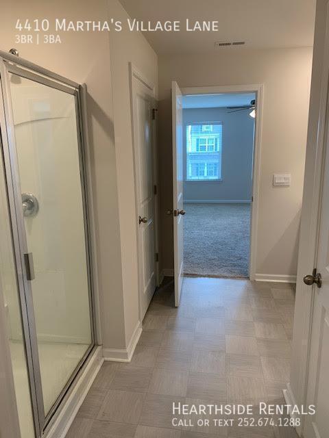 Building Photo - 4410 Marthas Vlg Ln