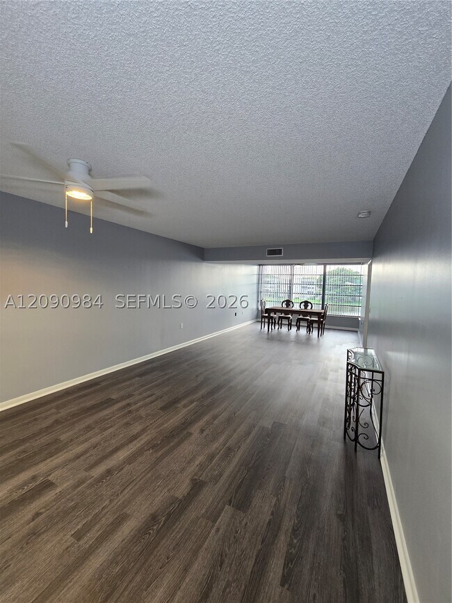 Building Photo - 1526 Whitehall Dr