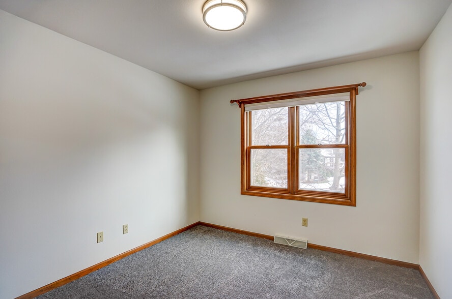 Building Photo - 5 Rylant Cir