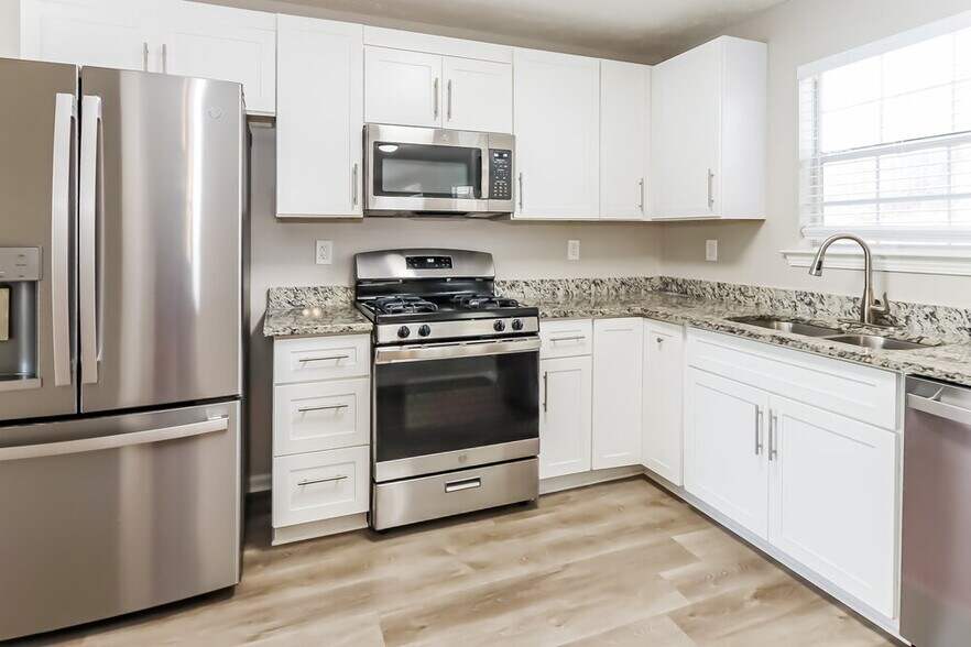 Building Photo - 1456 Pebble Ridge Ln