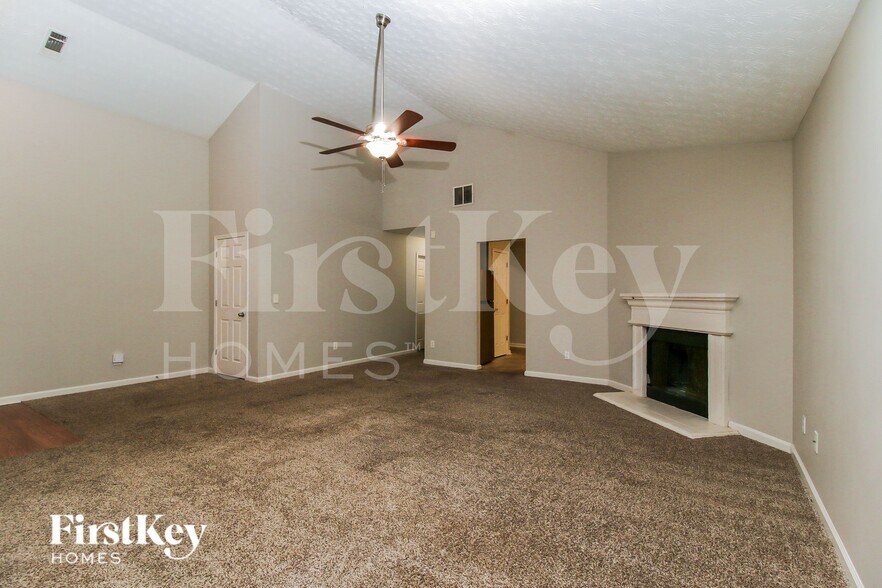 Building Photo - 7046 Setters Way