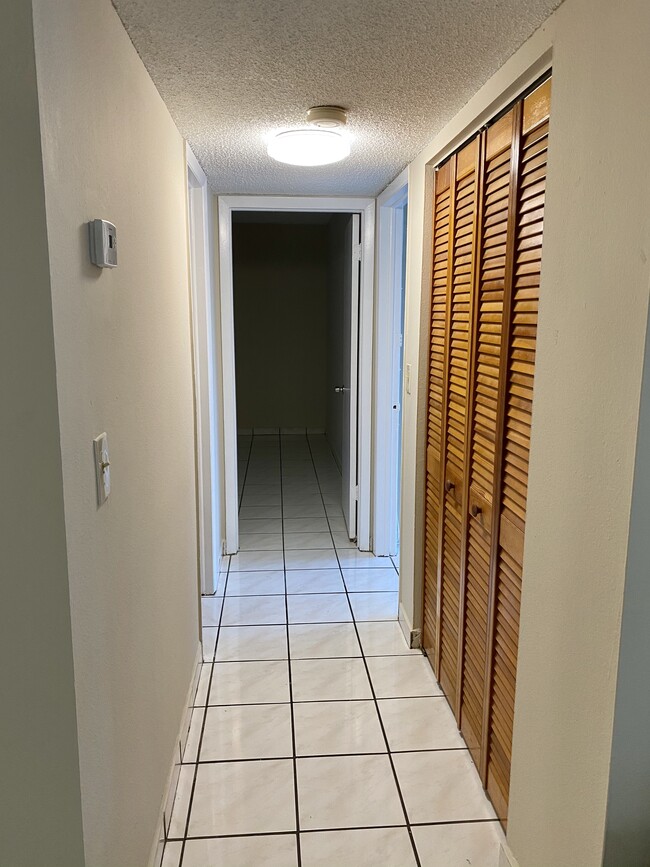corridor - 1750 W 46th St