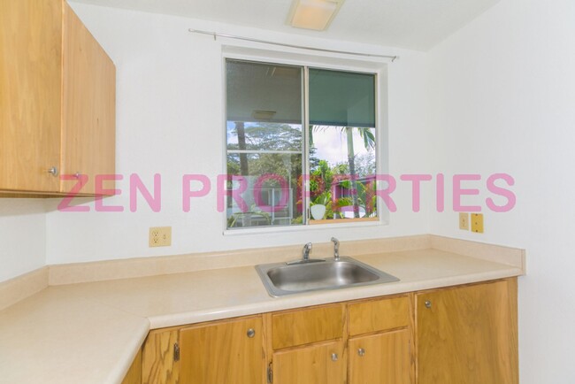 Building Photo - a 2bdrm/1bath townhome w/2prkg at Mililani...