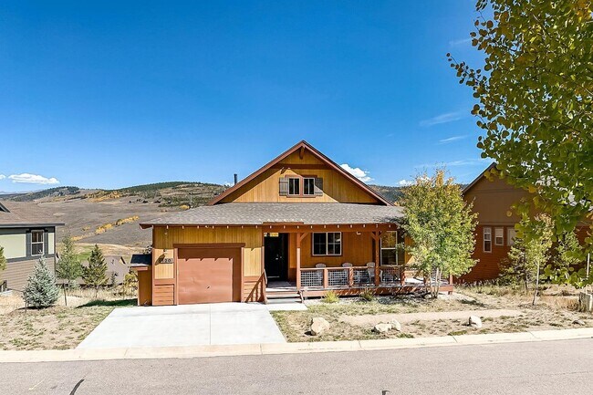 Building Photo - 120 Fairway Ln
