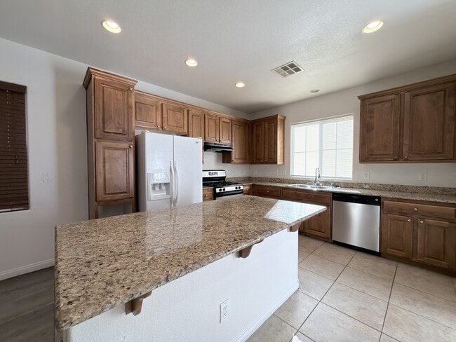 Building Photo - 4742 Cortina Rancho St