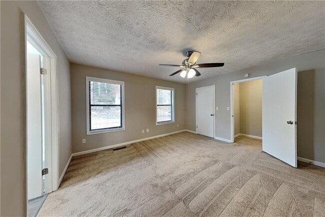 Building Photo - 2291 Carousel Ct