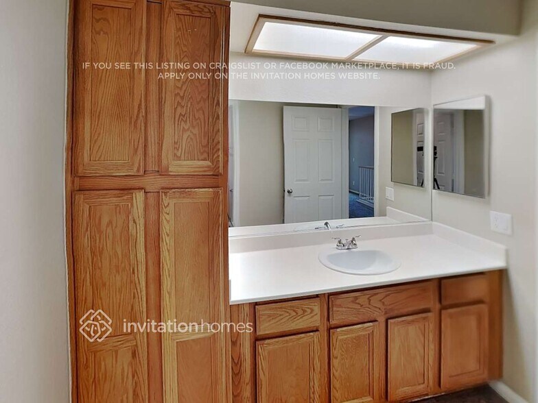 Building Photo - 9425 Deer Lodge Ln