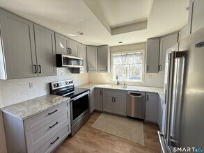 Building Photo - 3 Yost St