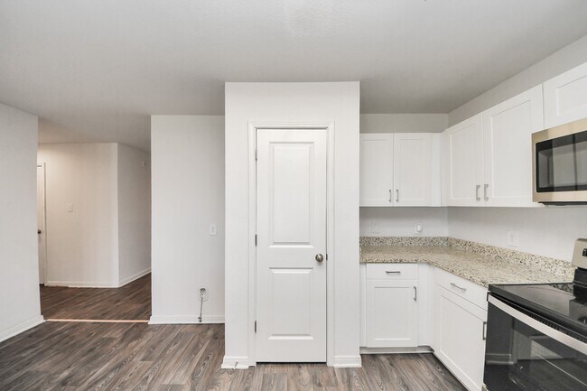 Building Photo - 164 Goldenrod