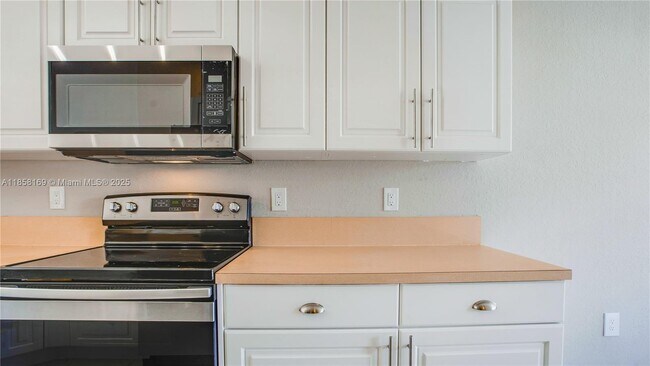 Building Photo - 8743 SW 213th Ln