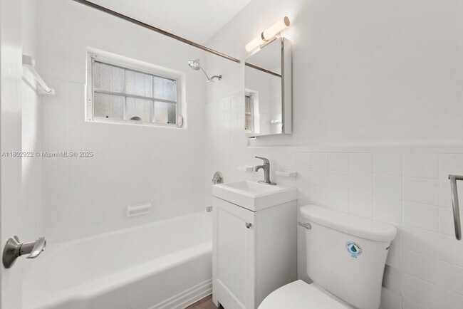 Building Photo - 4080 Hardie Ave