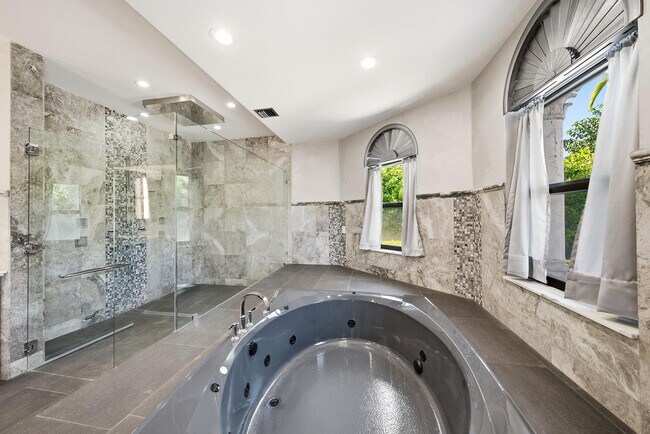 Building Photo - 10270 SW 58th St