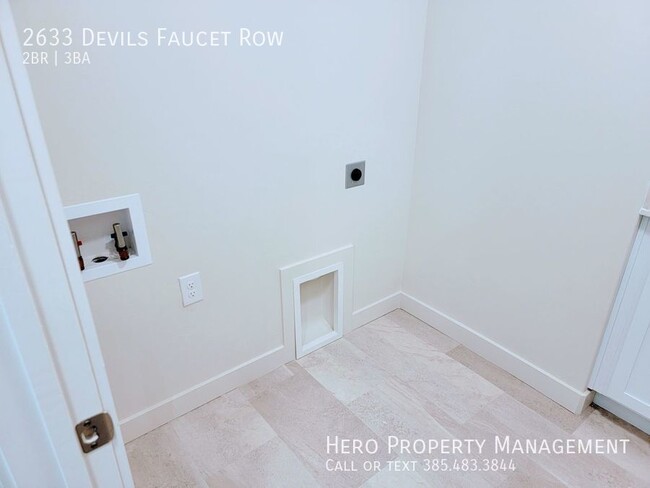 Building Photo - Stunning BRAND NEW Townhomes!