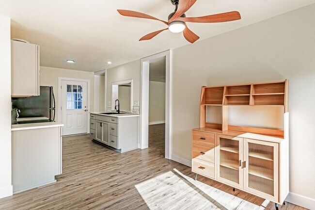 Building Photo - Fully Remodeled 3 Bedroom Home in Historic Oakland