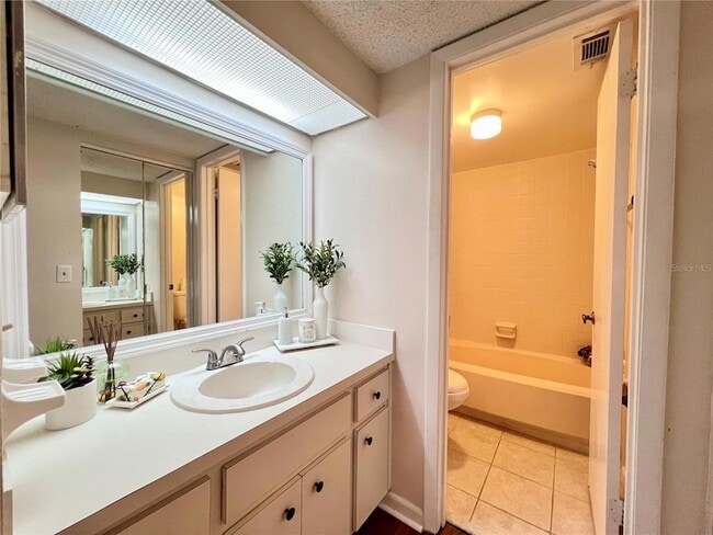 Building Photo - 3283 Westridge Blvd