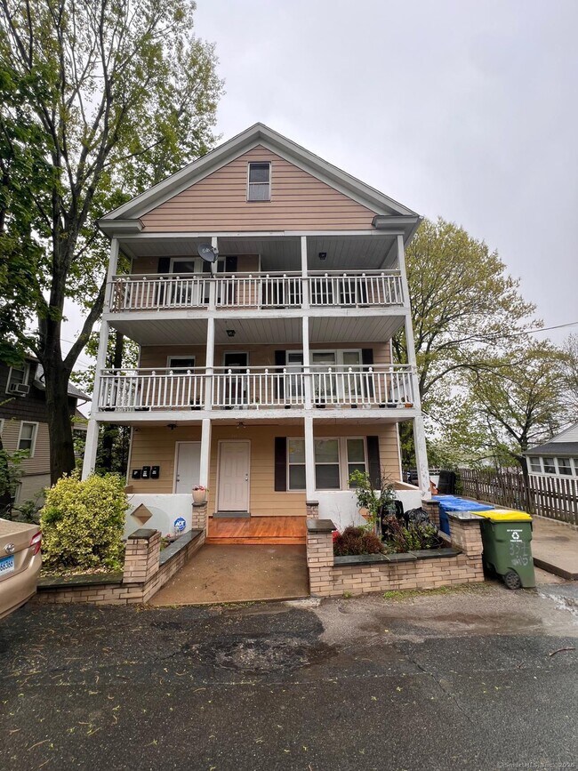 Primary Photo - 339 Wilson St