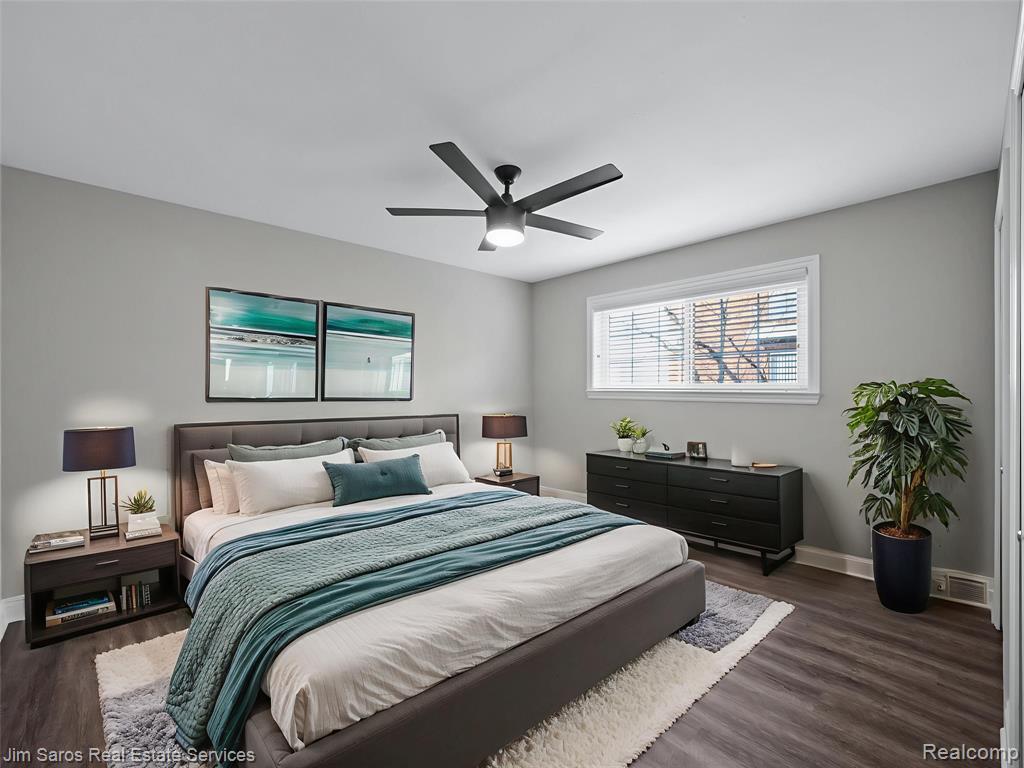 Building Photo - 895 Harcourt Rd