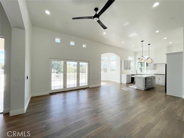 Building Photo - 8560 Corriente Rd