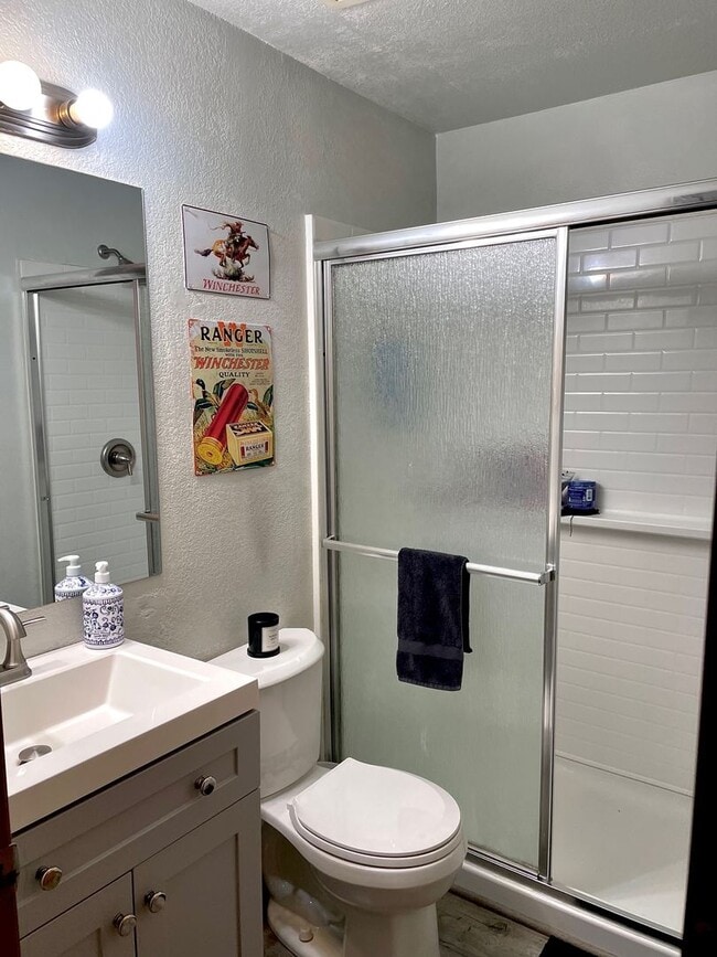 Building Photo - 3 Bedroom 2 Bath in Chehalis