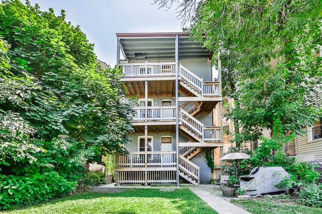 Building Photo - 2212 W Iowa St