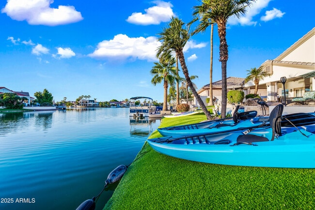 Building Photo - 1817 E Willow Tree Ct