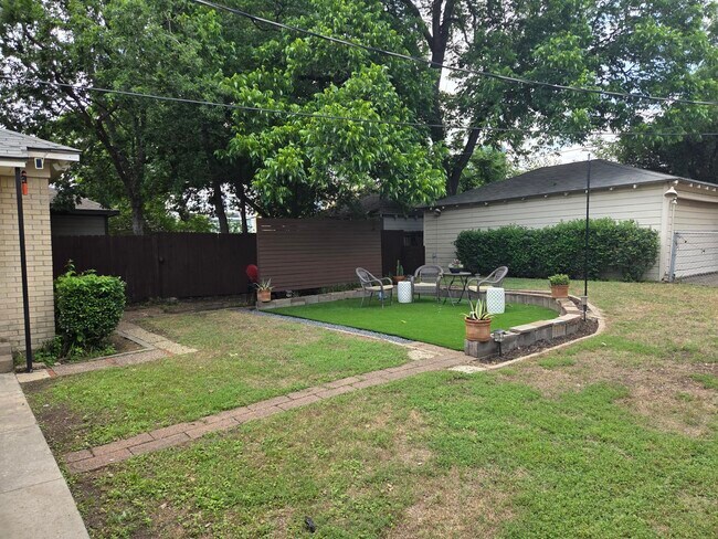 Building Photo - 5511 Winton St