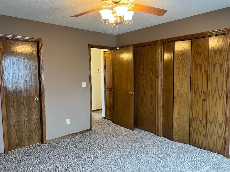 Building Photo - 1909 Summerwood St