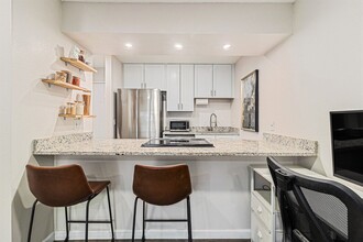 Building Photo - 1 Bed / 1 Bath Condo for Rent in Central Boulder $1,545/mo