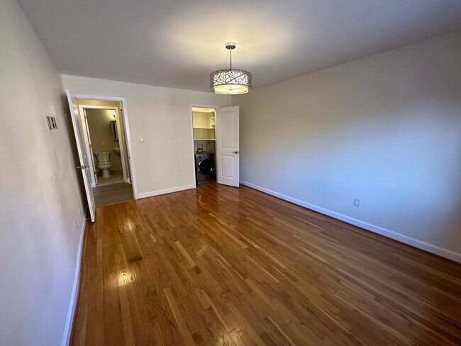 Building Photo - 2725 39th St NW