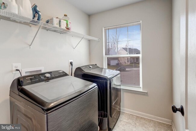 Building Photo - 9301 Cedar Forest Dr