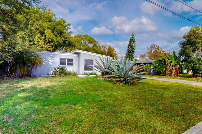 Building Photo - 2501 Weber St